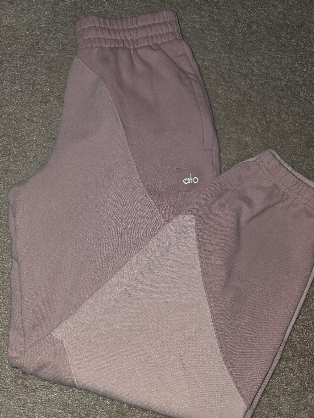 Alo yoga Make Waves Sweatpant in Sunset Pink tonal XXS